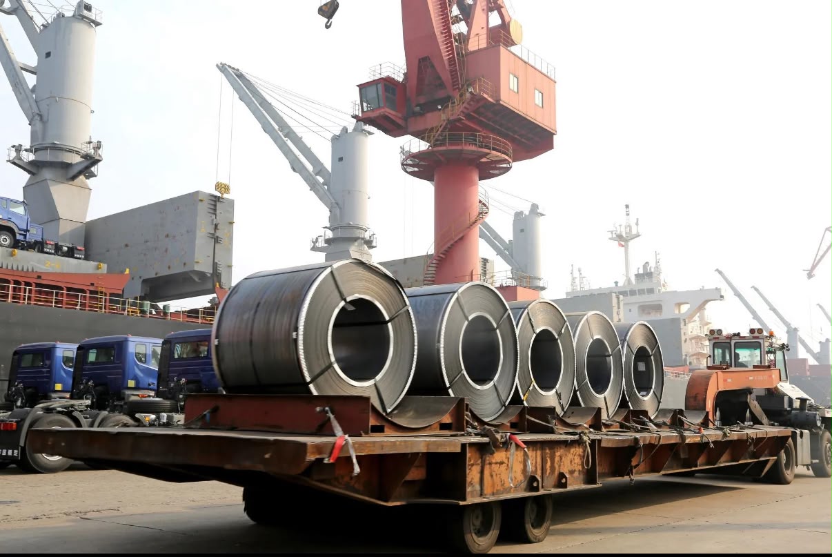 Metal and heavy cargo transportation